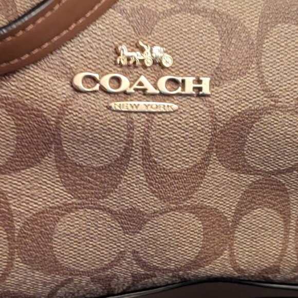 ⬇️PD⬇️O2 COACH Hallie Shoulder Signature Canvas (NWOT) - Picture 6 of 15